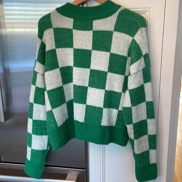 Large/XLarge green and white checked sweater - Picture 3 of 3